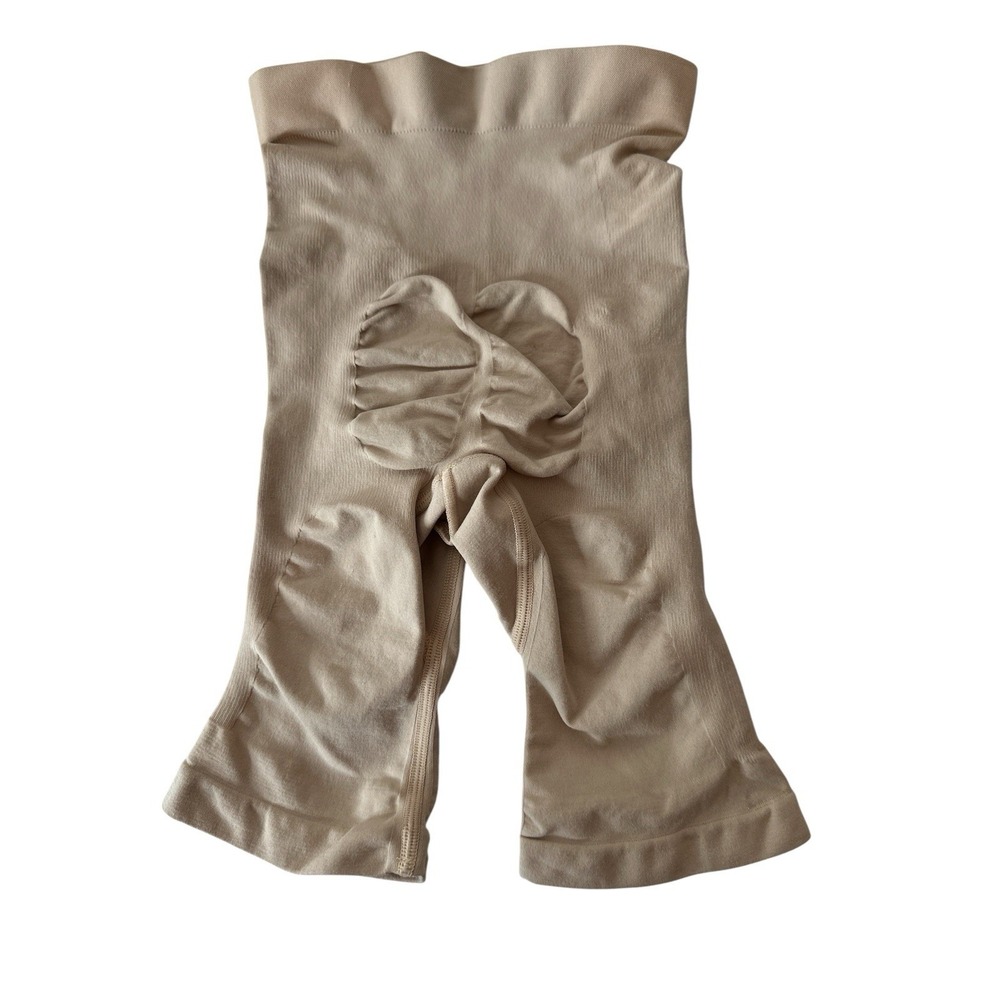 SKIMS Sculpting Mid‎ Thigh Short  Open Gusset Color Sand Size S/M NWOT
